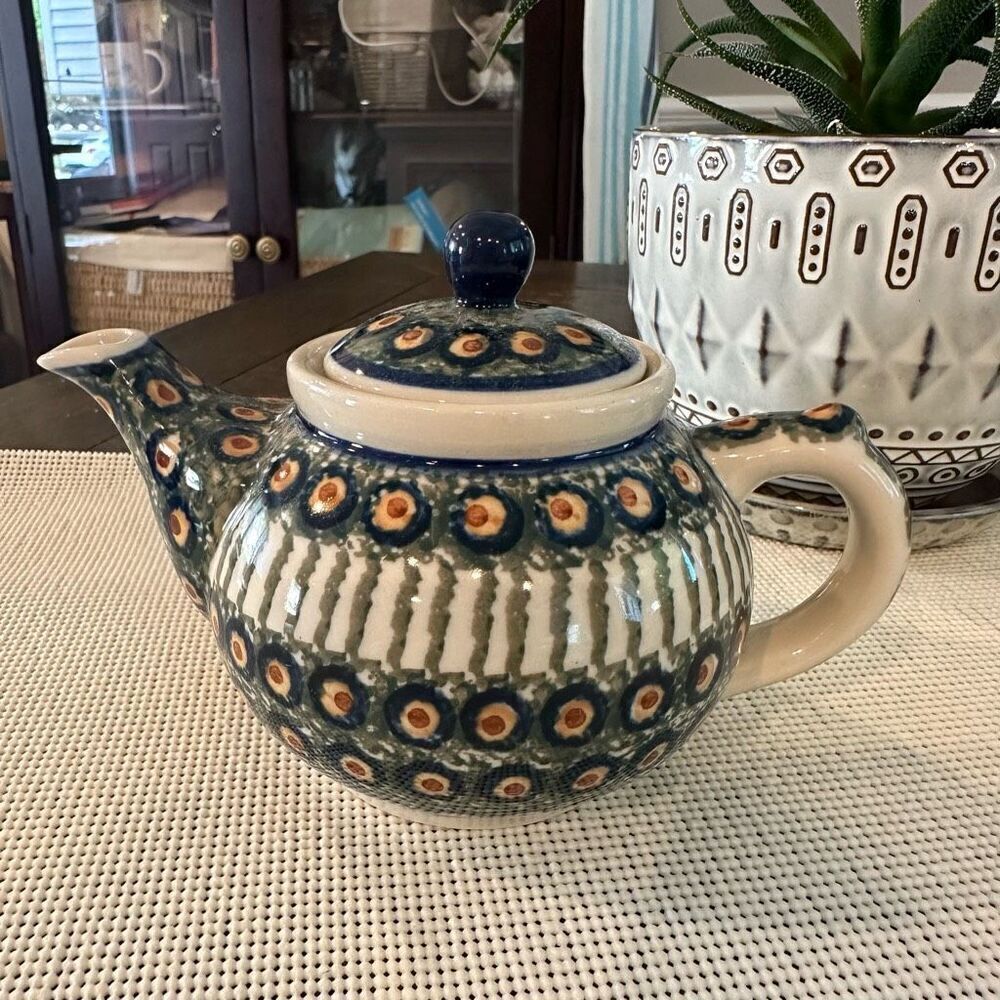 Boleslawiec Polish Pottery Handpainted Peacock Multicolor Teapot small RARE!‎